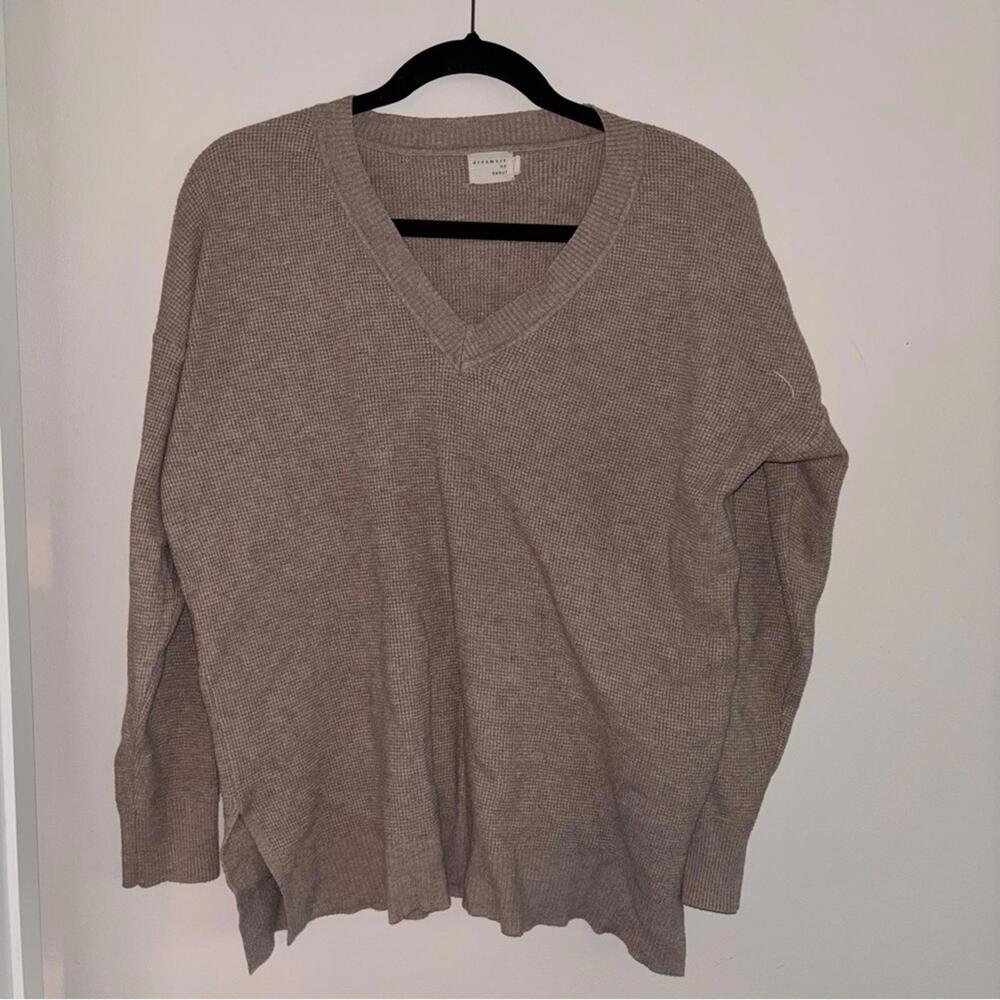 Dreamers by Debut Tan Waffle Knit Casual V Neck Sweater size Medium